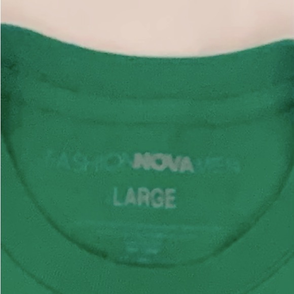 Fashion Nova shirt - Picture 3 of 3